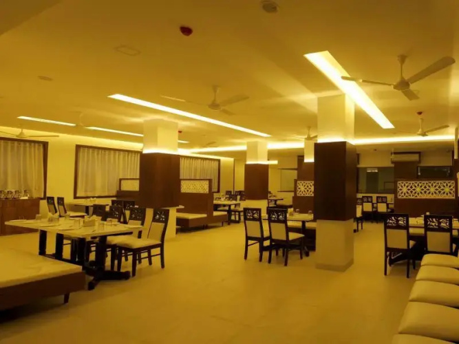 Hotel Raviraj