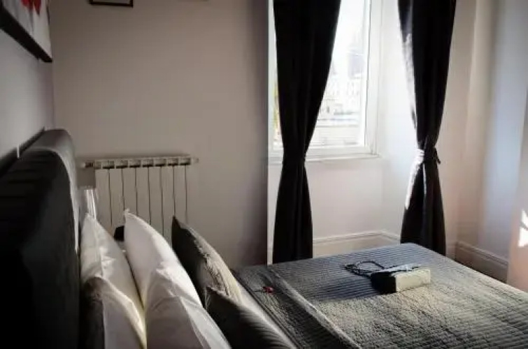 Small Luxury rent room
