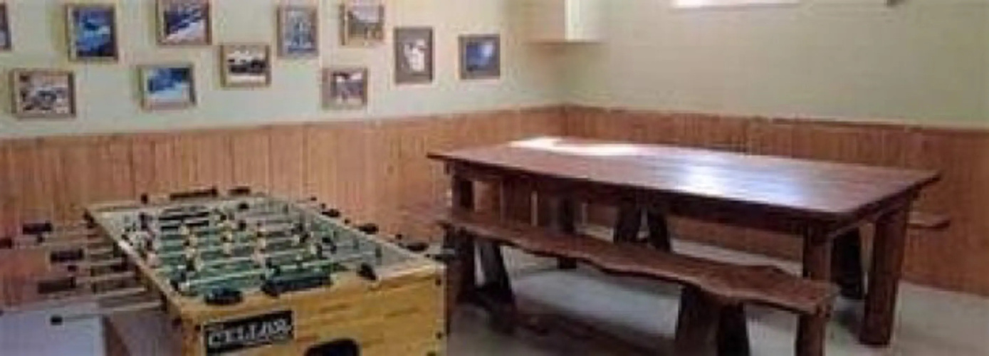 Castle Mountain Ski Lodge - Hostel