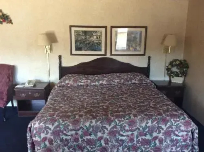 Economy Inn