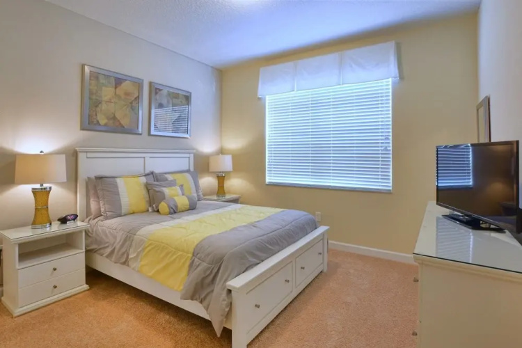 Paradise Palms 8806