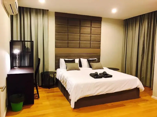Modern apartment with many amenities