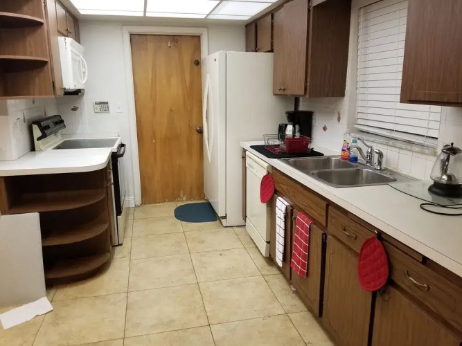 2Bed 2Bath Half Duplex Home