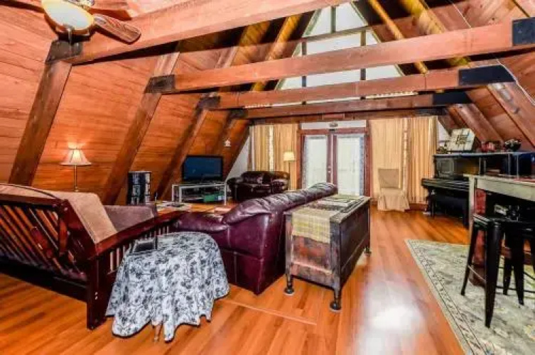 Honeybear Haven - 2 Br home by RedAwning