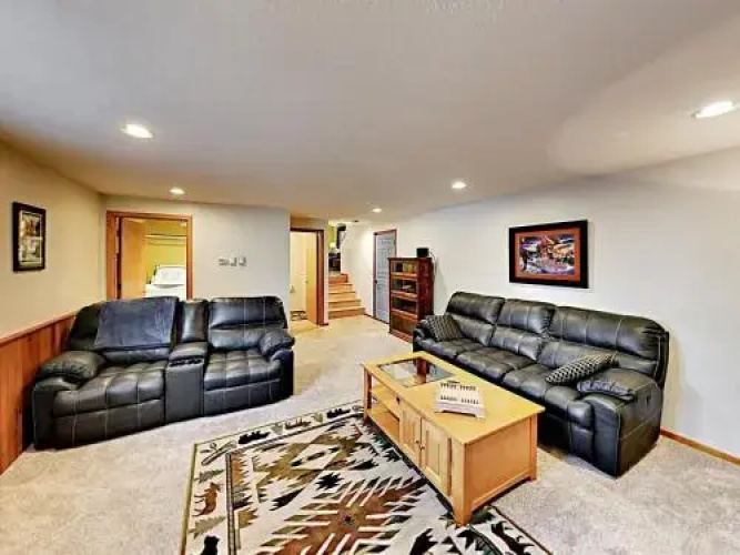 Se Teakwood - 3 Br Home