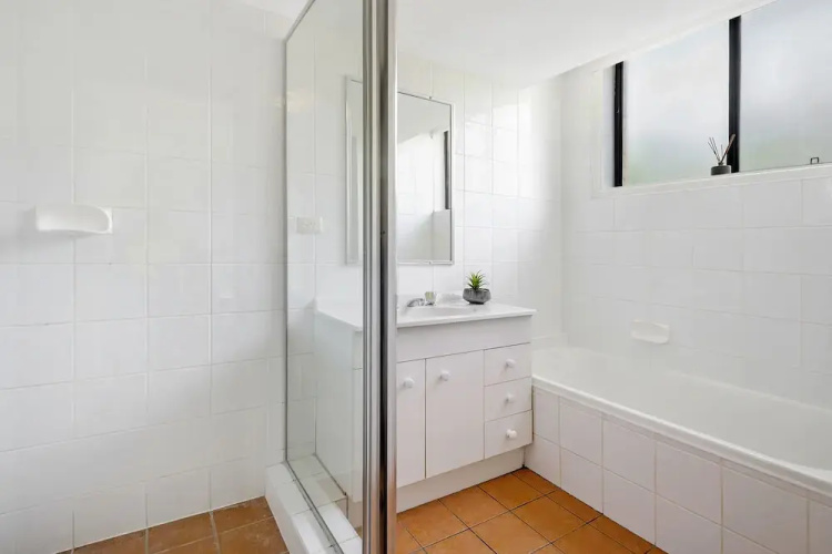Beachside Unit Near Convention Centre