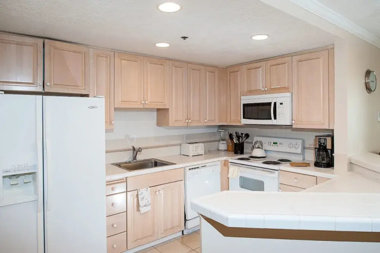 Seaview Condos 403 2 Br by RedAwning