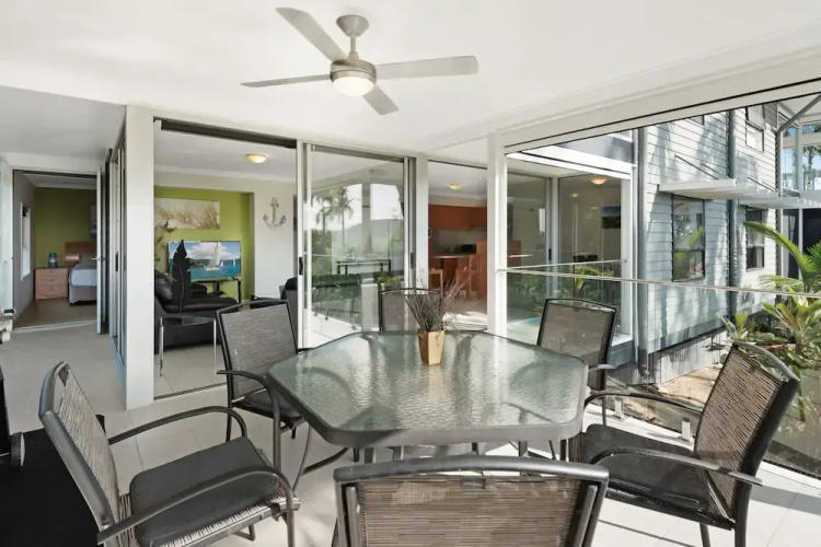 Oasis 25 Hamilton Island