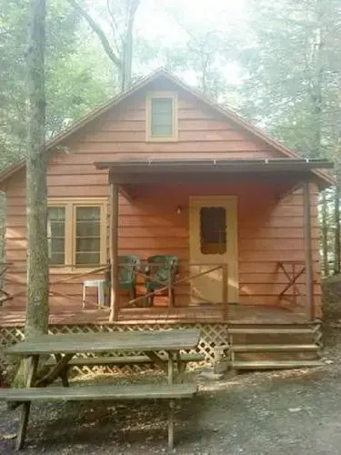 Lakeside Country Cottages