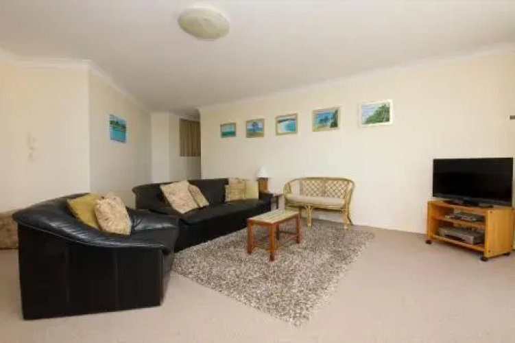 Beachpoint, Unit 401, 28 North Street