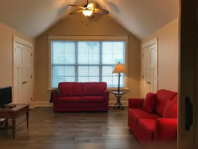 99 Steps - 3 Br Home