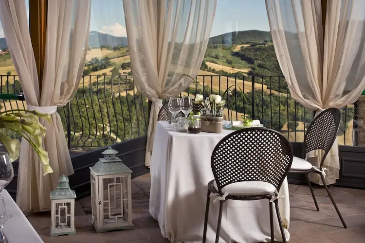 Aethos Hotel Saragano