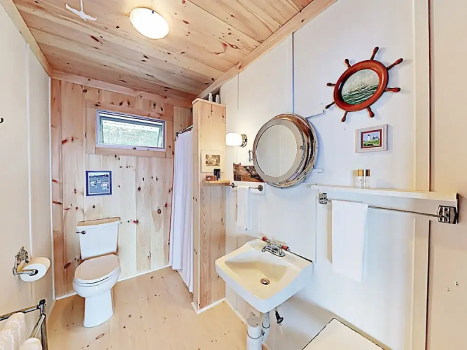 180 King Phillips Cabin