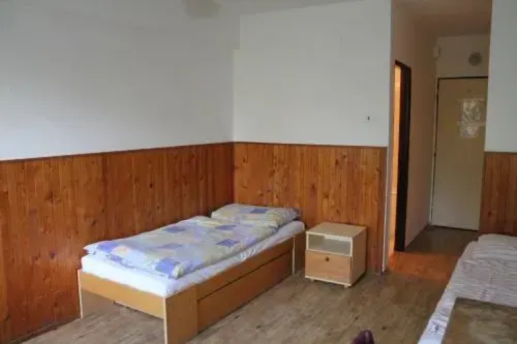 Domov mládeže