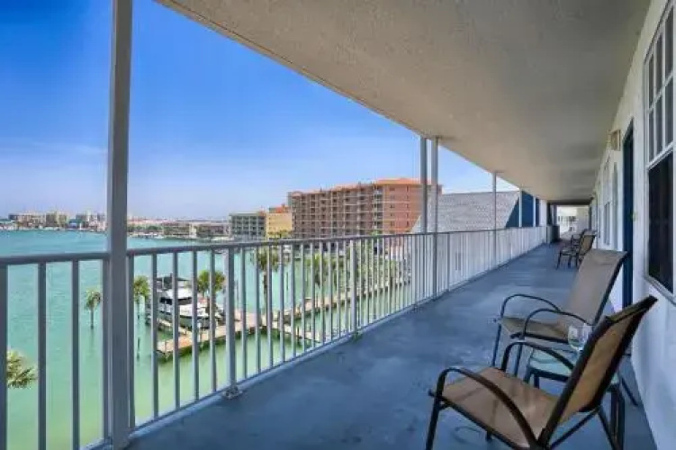 406 Dockside