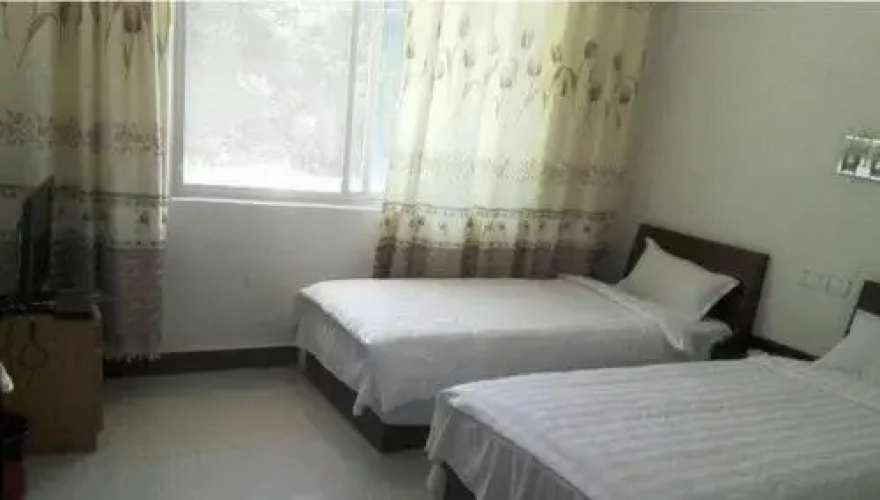 Jinsixia Fenghua Accomodation