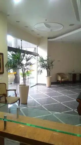 Jardim de Allah Flat Service