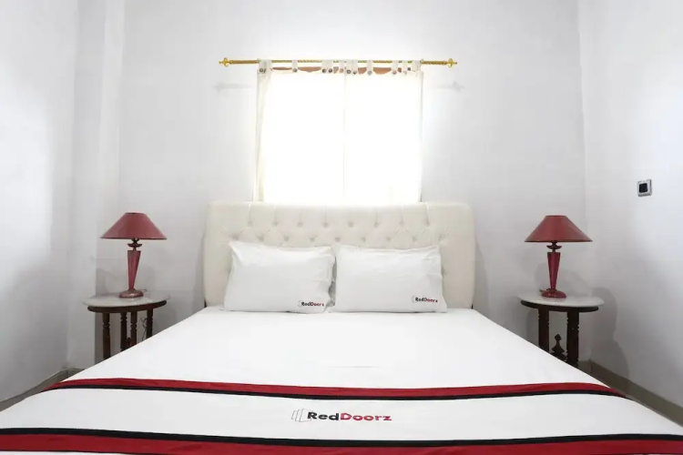 RedDoorz Plus @ Godean