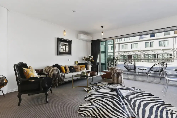Glamorous Apartment in Viaduct Harbour