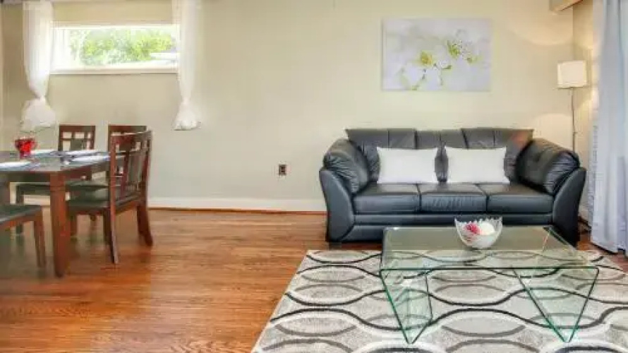 Comfort Yorkdale Residence