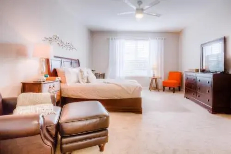 Lake View Penthouse Loft