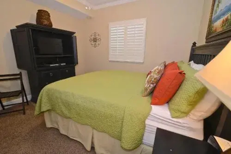 Sanibel 702