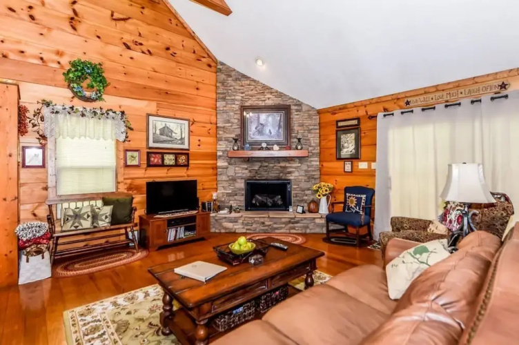 Candlelight - 2 Br home by RedAwning
