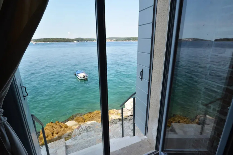 Arnolongo Sea View Studio