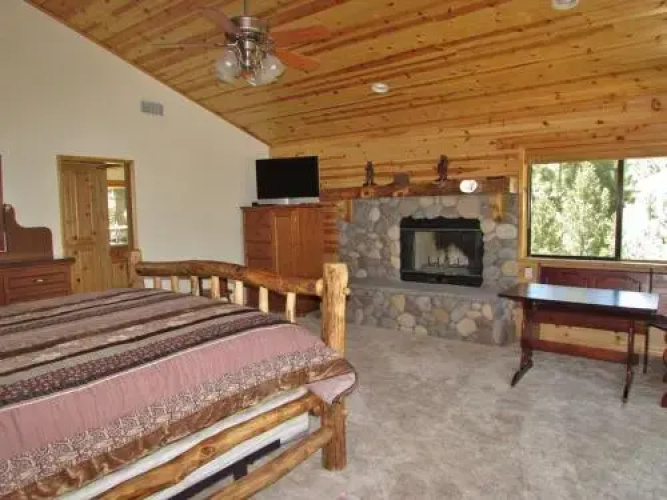 023 Bearly Inn Home