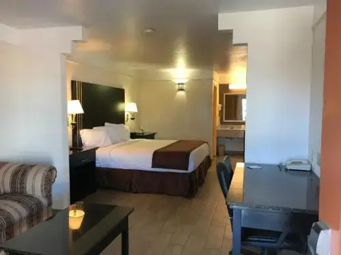Texas Inn and Suites at La Joya