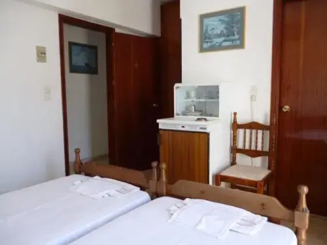 Pension Eleni Rooms