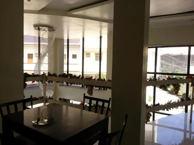 Traders Mega A Inn