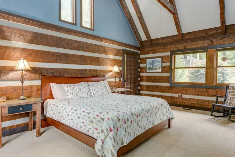 2521 Goose Creek Cottage Upper Level