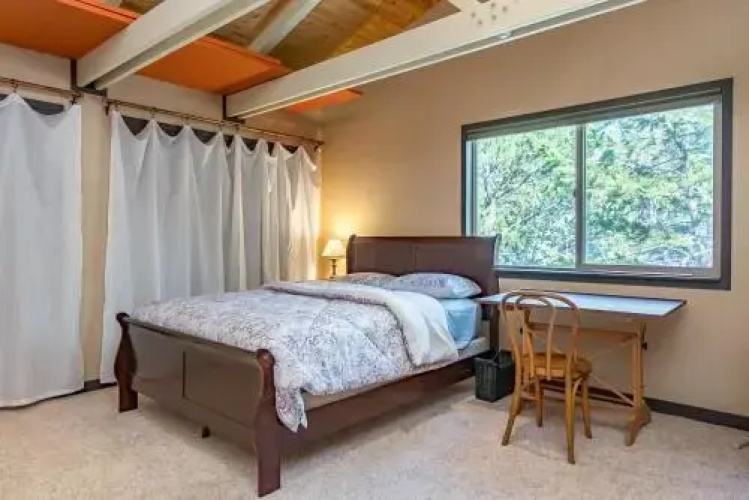 1140 View Cir Home - 3 Br home by RedAwning