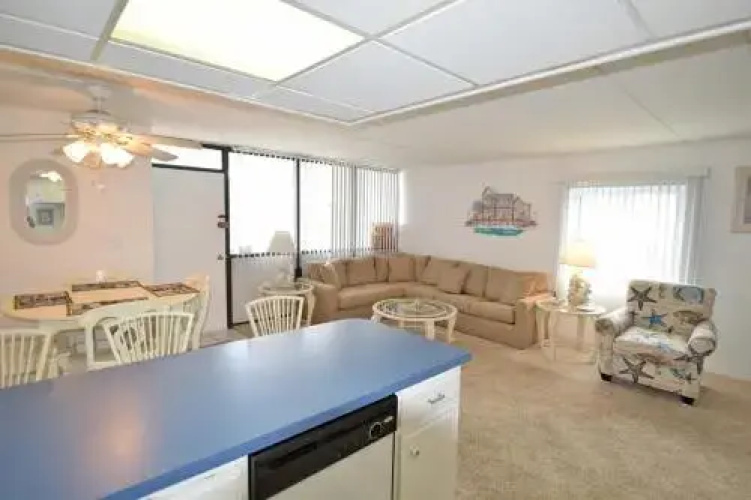 Starfish V 101 3 Br condo by RedAwning