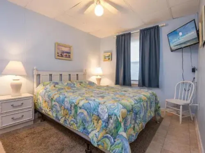 46th St Windjammer 307 1Br Condo