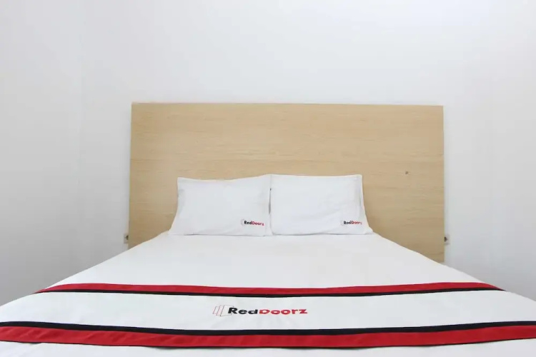 RedDoorz Plus near RS UGM