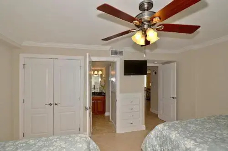 Shoreline 3064 2 Br Condo