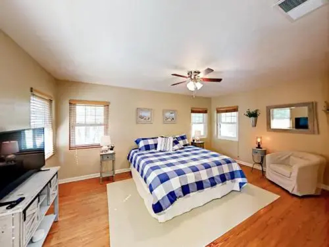 20th St West - 3 Br Home