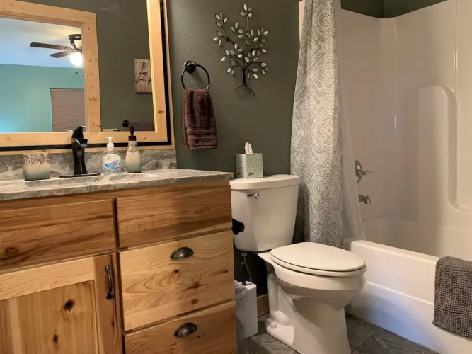 Hunter Jack's - 2 Br cabin by RedAwning