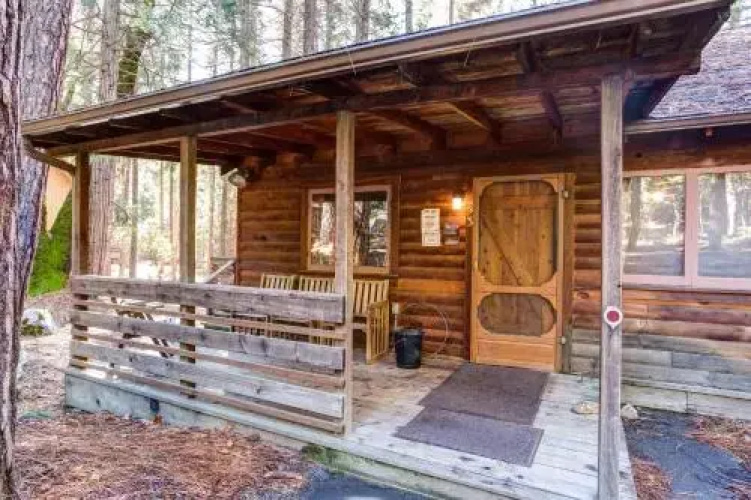 Creekside Cabin