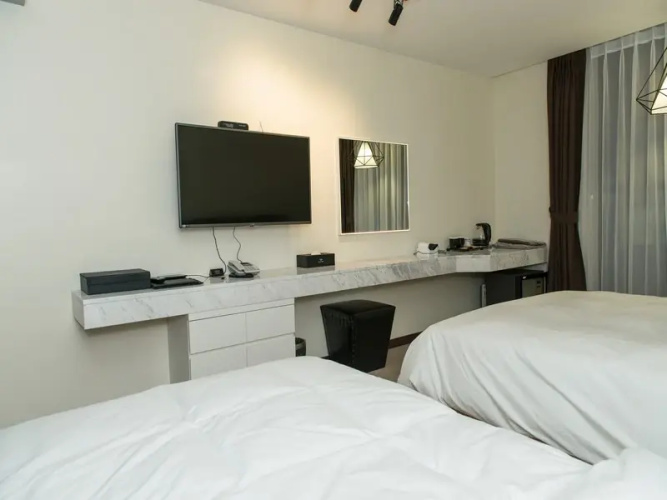Konkuk University Boutique Nine