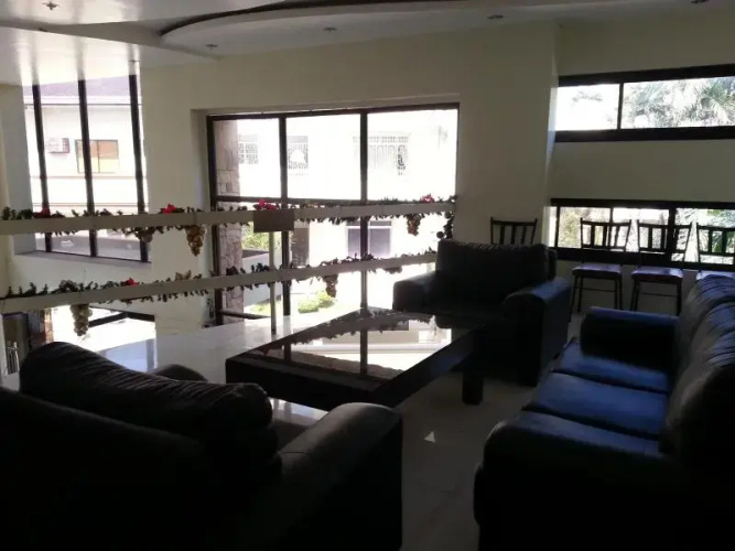 Traders Mega A Inn