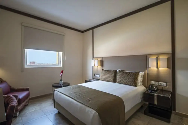 iu Hotel Kuíto
