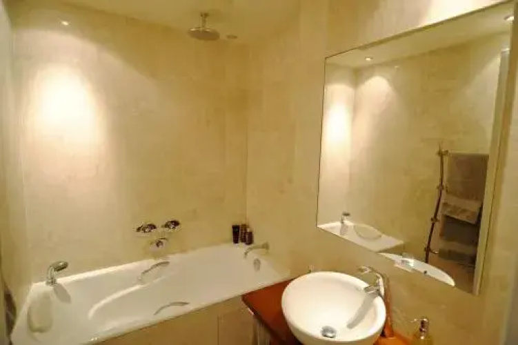 Champs Elysees Homestay