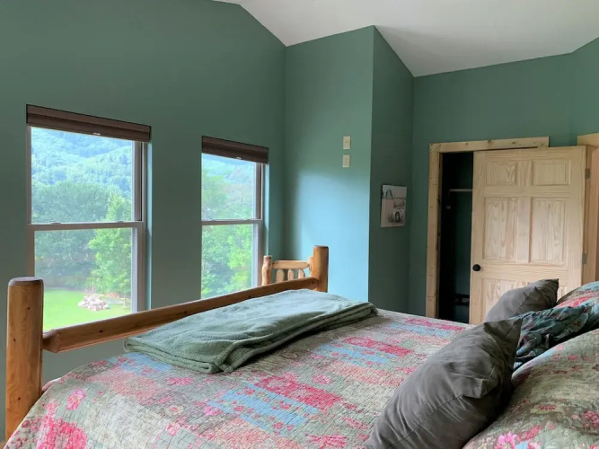 Hunter Jack's - 2 Br cabin by RedAwning