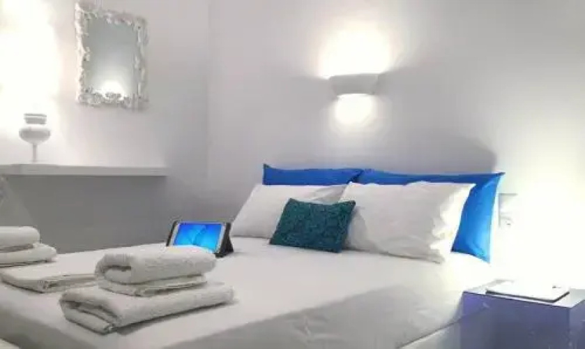 En Lefko Kythnos