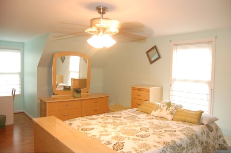 Annapolis home with many amenities