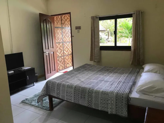 The Barefoot Alona Resort