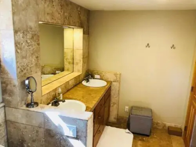 Midtown Bungalow - 3 Br Home